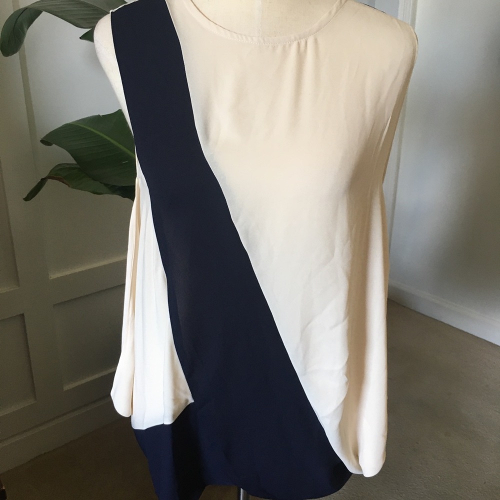 Stylish top size large